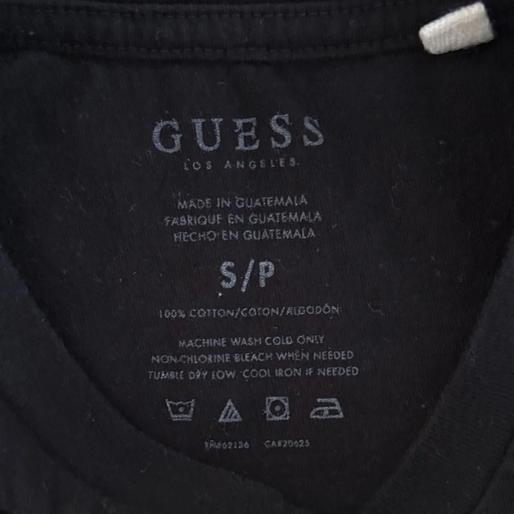 Guess Men's Black Short Sleeve Tee With Guess Logo On Chest Size S - Picture 2 of 7